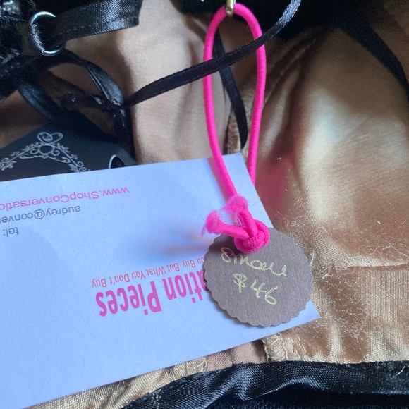 Elegant Black Lace Dress - Picture 4 of 6